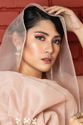 Mixing Cultures: How to Achieve a Modern Filipiniana Look