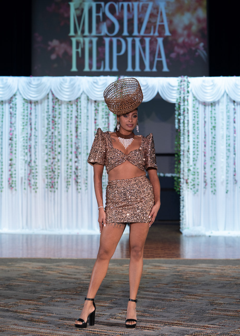 'Binibini' Sequin Mini Skirt (Gold)