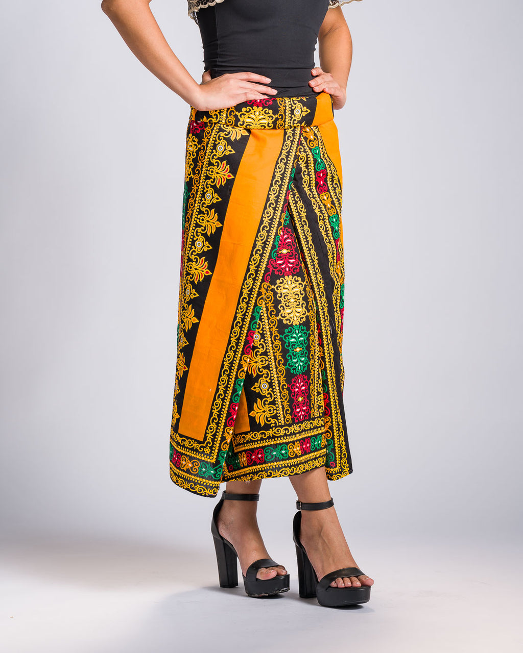 'Luwalhati' Malong Mindanao Geometric Print (Golden)