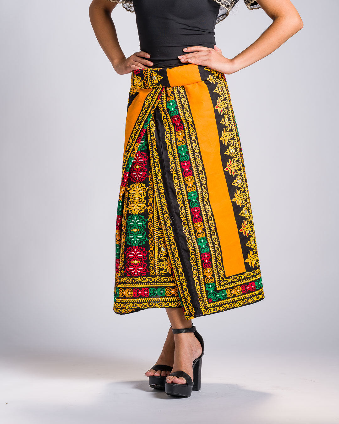 'Luwalhati' Malong Mindanao Geometric Print (Golden)