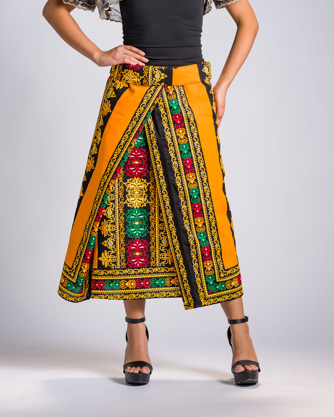 'Luwalhati' Malong Mindanao Geometric Print (Golden)