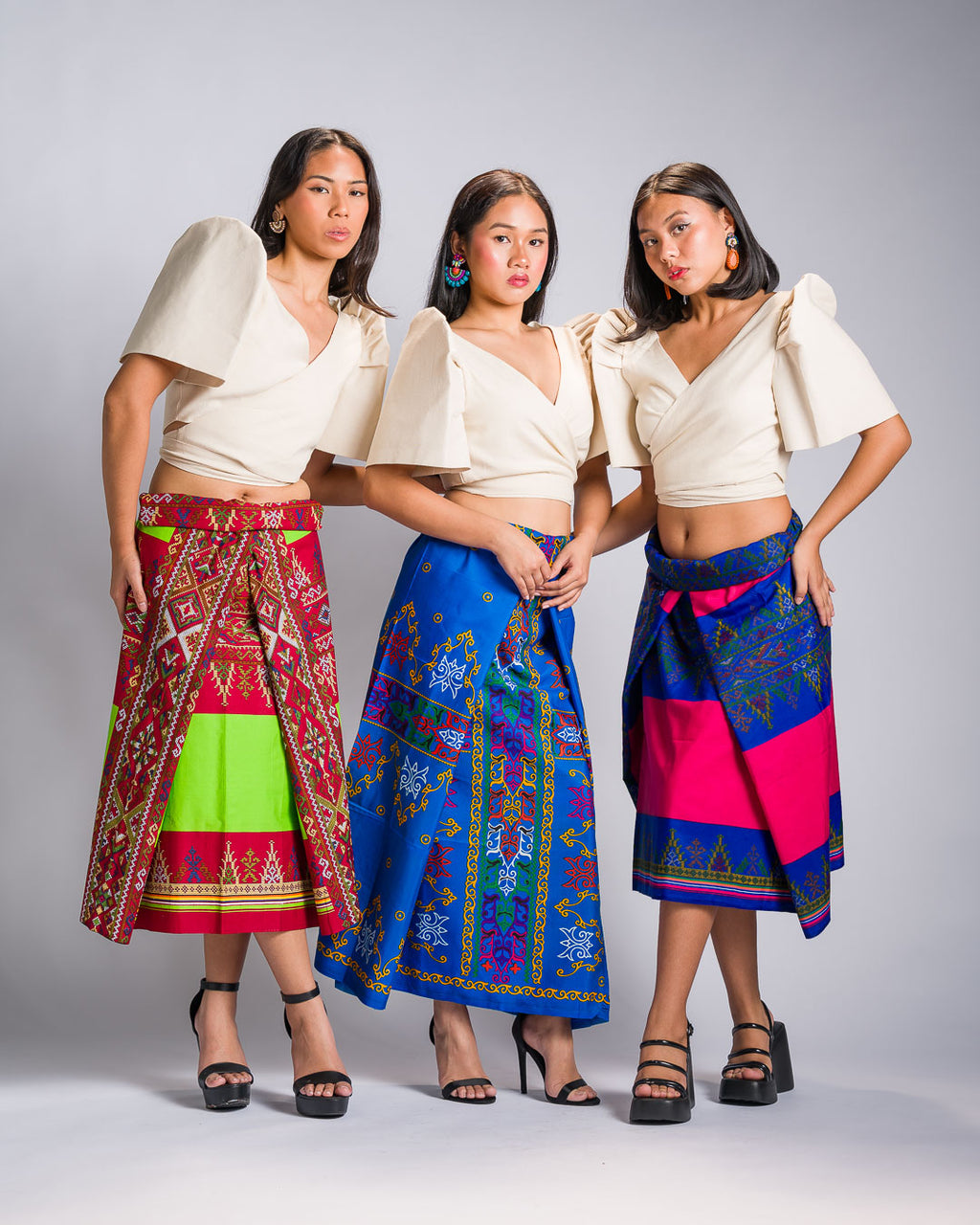 Filipino Malong 'Langkit' in Royal Blue, front view – Mestiza Filipina