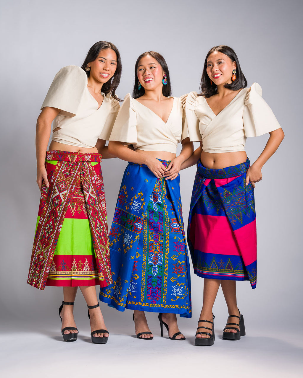 Filipino Malong 'Langkit' in Royal Blue, styled look – Mestiza Filipina
