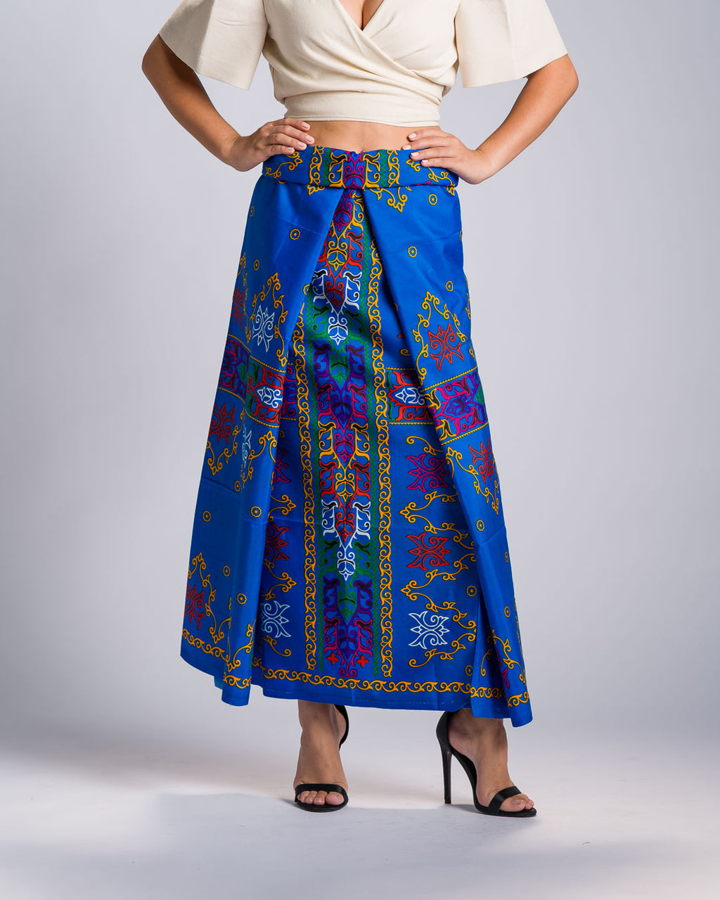 Filipino Malong 'Langkit' in Royal Blue, styled look – Mestiza Filipina