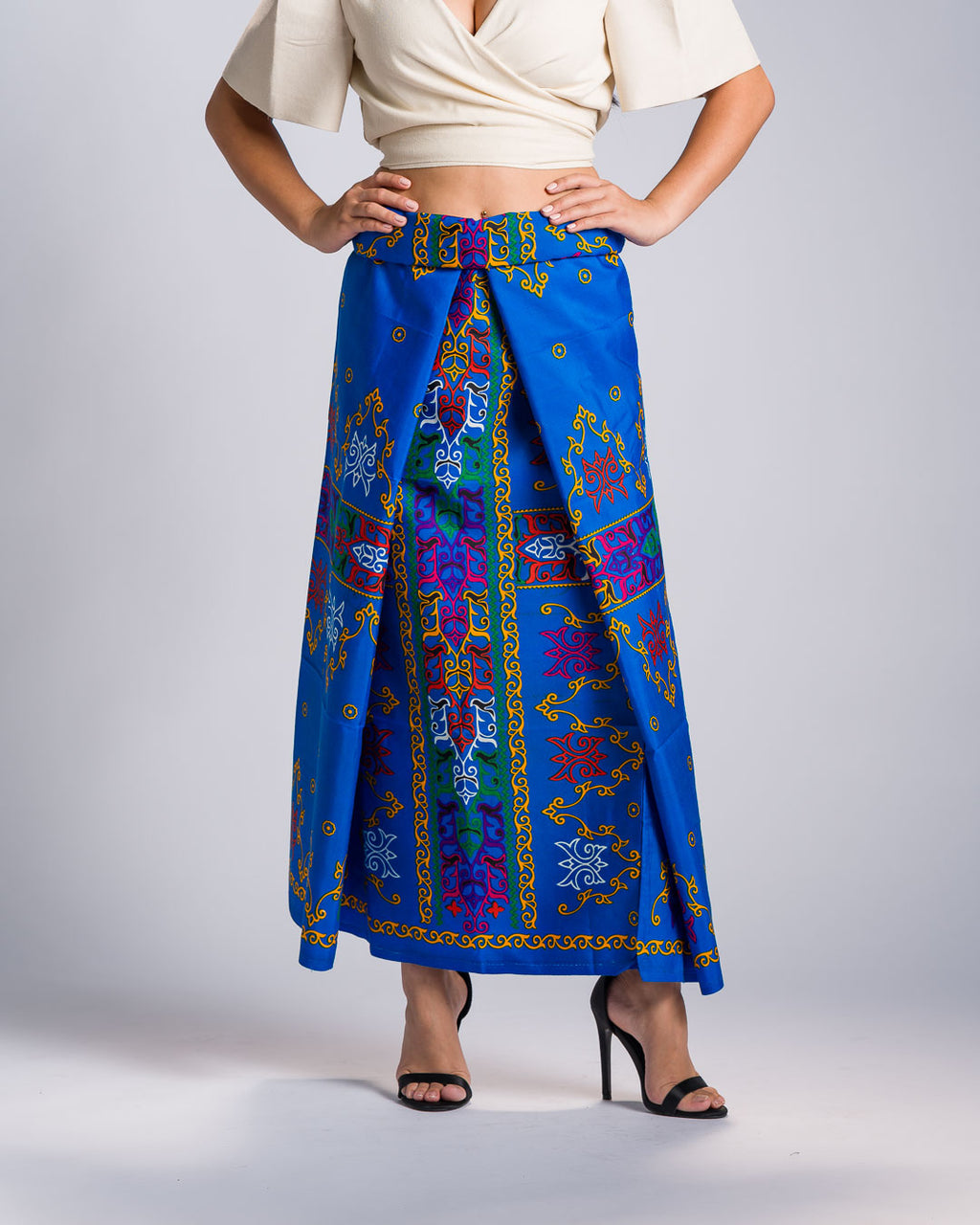 Filipino Malong 'Langkit' in Royal Blue, side view – Mestiza Filipina