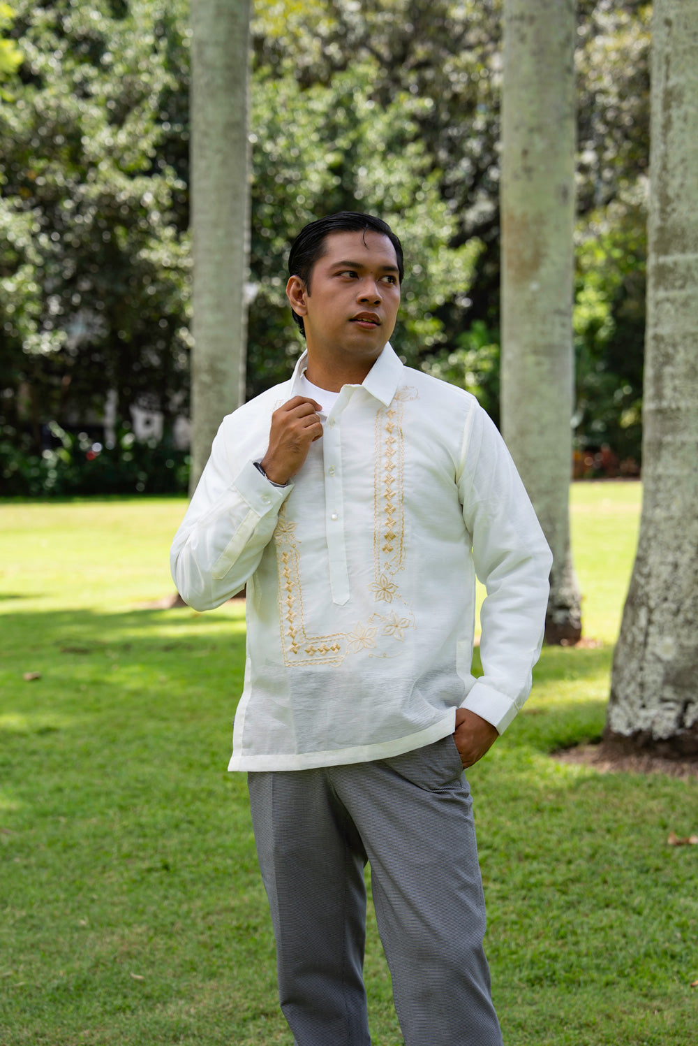 Barong Tagalog 'Jose', close-up – Mestiza Filipina