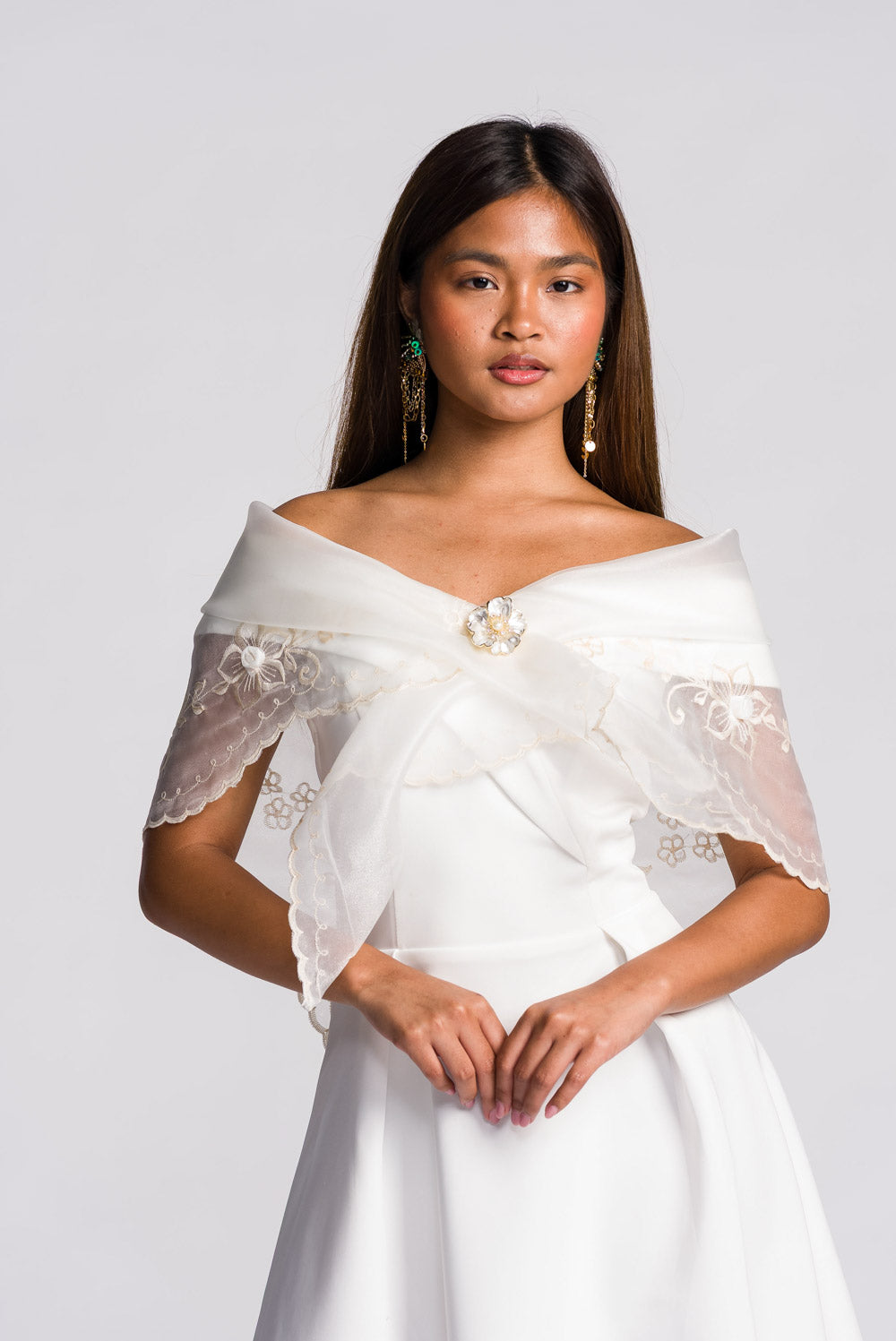 White Dress Sample Of Modern Filipiniana Attire 'Maria Clara' Filipiniana Alampay (Ivory White) White Dress Sample Of Modern Filipiniana Attire 'Maria Clara' Filipiniana Alampay (Ivory White)