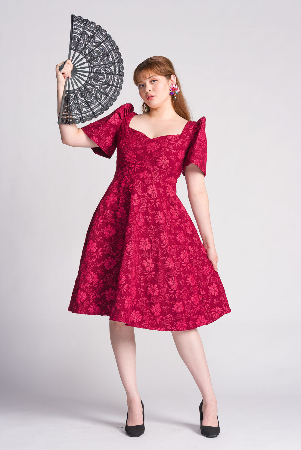 'Pay-Pay' Lace Hand Fan (Lotus Design)