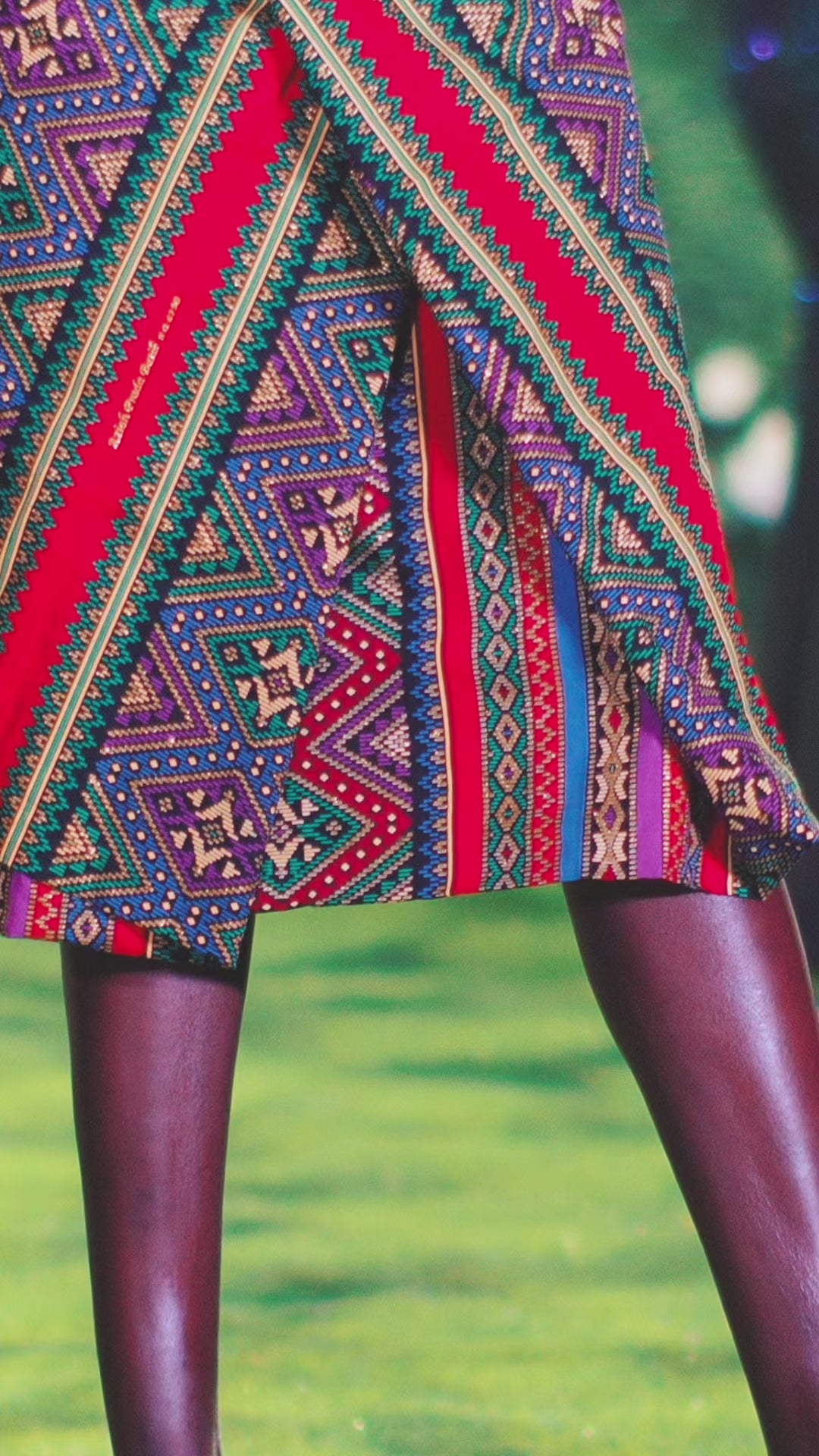 'Diwa' Malong Mindanao Geometric Print